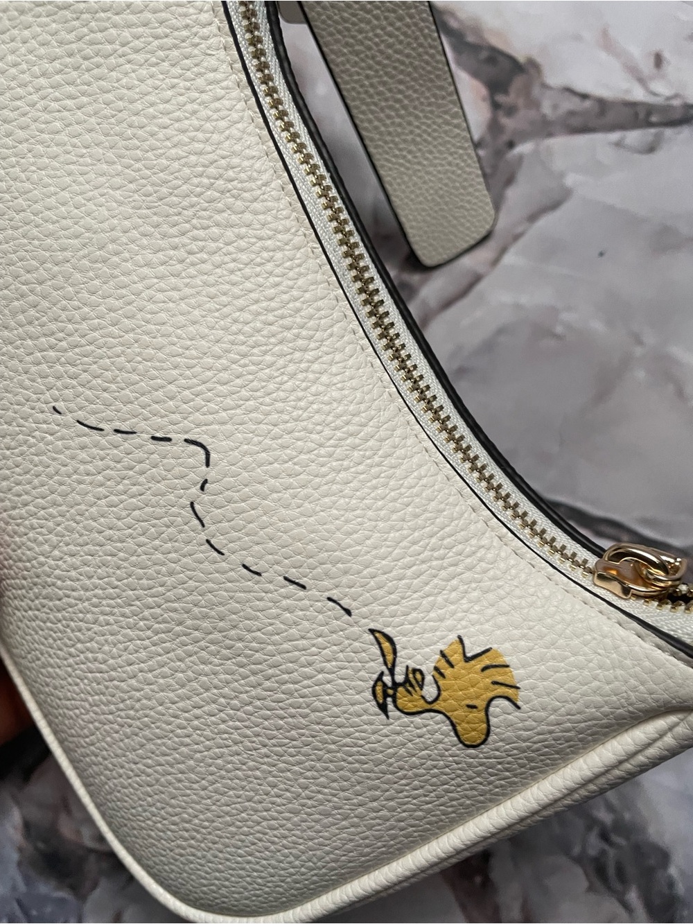 Coach X Peanuts White Pebbled Leather Shoulder - Picture 2 of 6